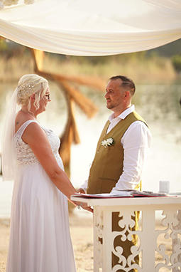 Grahame and Stephanie Stewart 7 th August Green Pine Beach