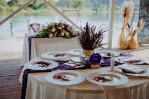 BRIDAL TABLE FLORAL CASCADE