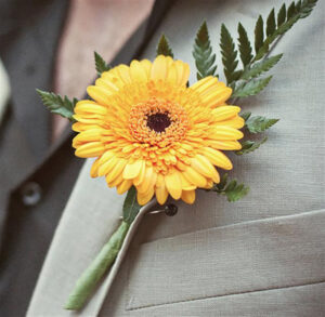 BRIDESMAIDS BOUQUETS & BUTTONHOLES