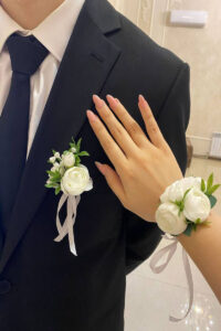HAIR & WREST CORSAGE